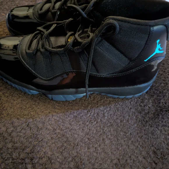 Air Jordan 11 Retro Gamma Sneakers